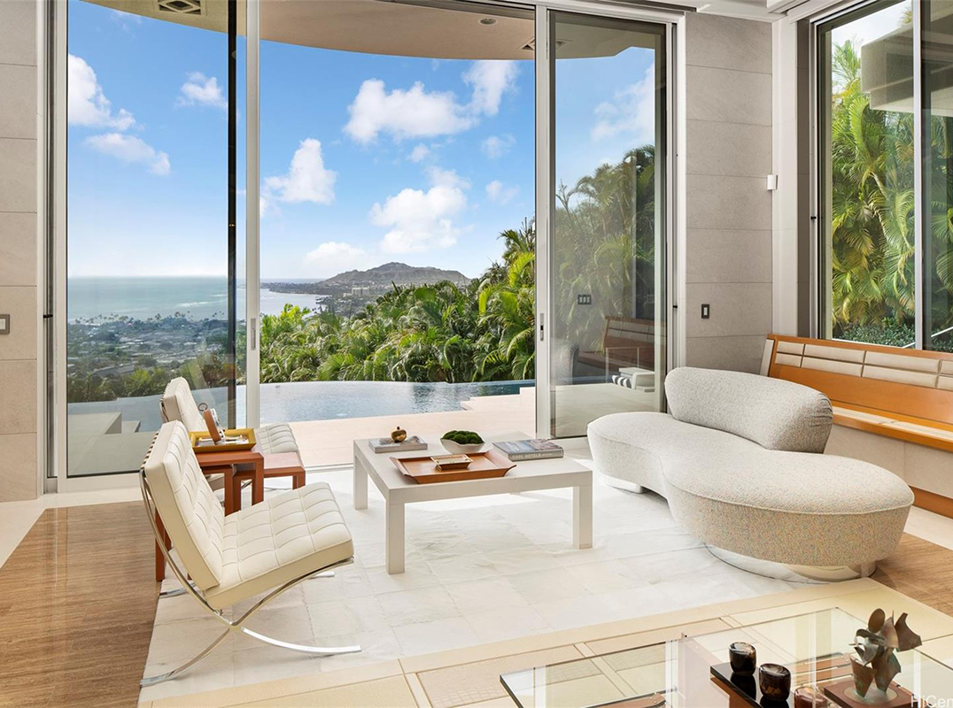 Elevated Living in Hawaii Loa Ridge